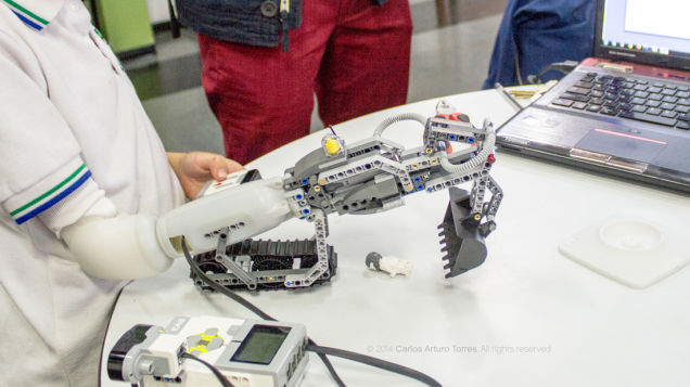 lego-prosthetic-arm-for-kids-2