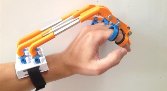 mechanical-engineer-3d-printed-exoskeleton-stroke-victims-spiderhand