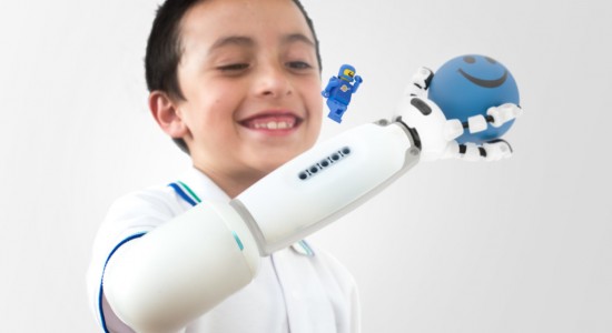 Carlos-Arturo_Torres_lego-prosthetic-arm-Final-Result_4-1024x768