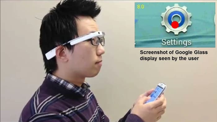 کمک عینک هوشمند به افراد مبتلاء به اختلال بینایی برای بکارگیری گوشی‌های هوشمند