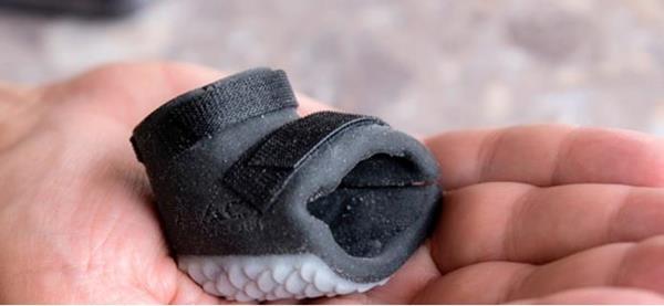ساخت کفش چاپ سه بعدی برای یک پنگوئن معلول