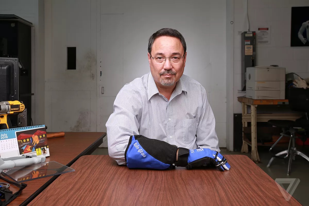 دستکش هوشمند رباتیک محصول مشترک جنرال موتورز و ناسا