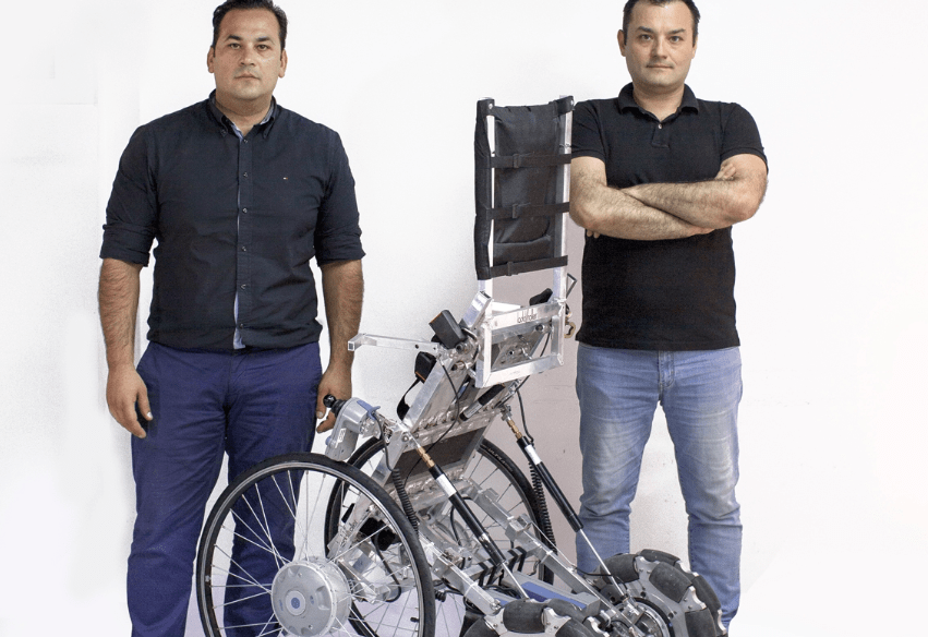 دو برادر یونانی صندلی چرخدار جدیدی ابداع کردند که زندگی معلولان را دگرگون می‌کند