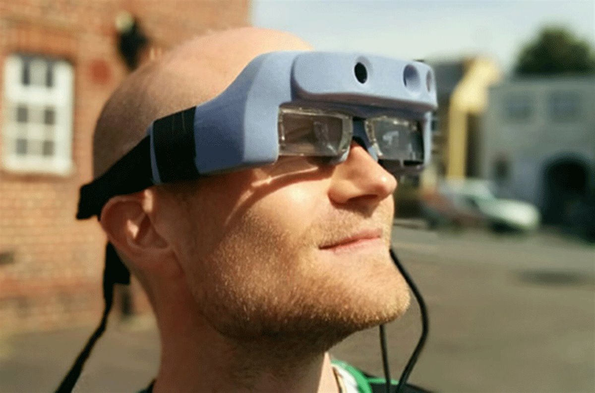 ساخت عینک هوشمند برای نابینایان