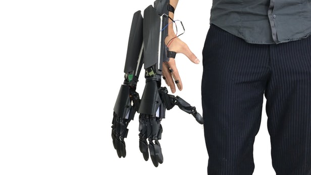 Youbionic با دو دست رباتیک شما را به یک فرا انسان تبدیل میکند