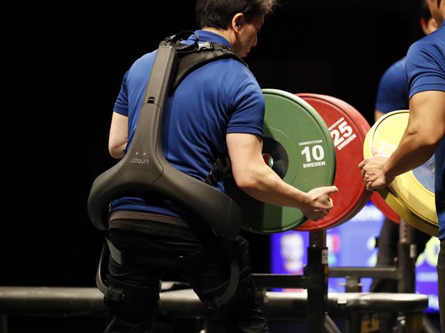 اسکلت بیرونی پاناسونیک در رقابت های جهانی وزنه برداری معلولان
