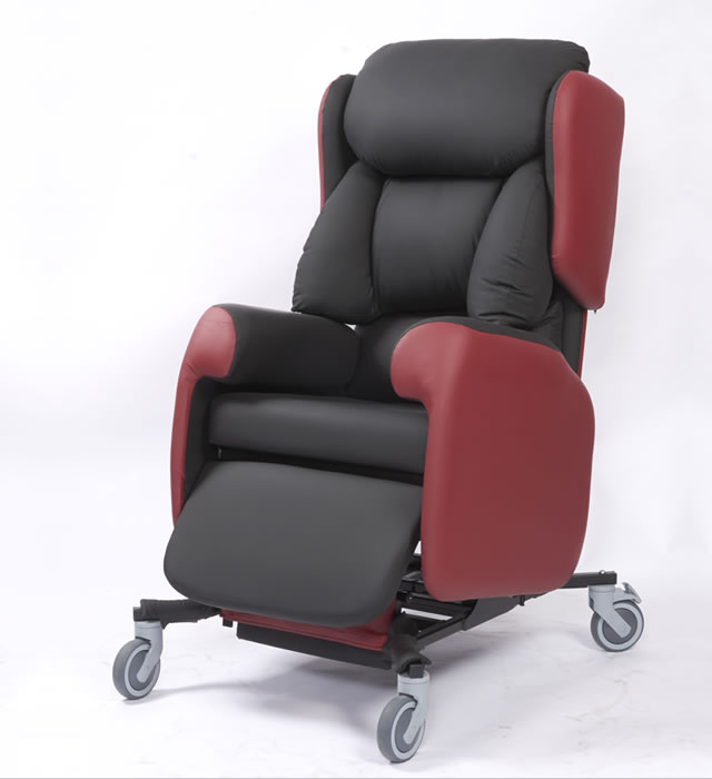 صندلی Adelphi Care یک صندلی با زوایای قابل تنظیم در قسمت پا، پشت و کف