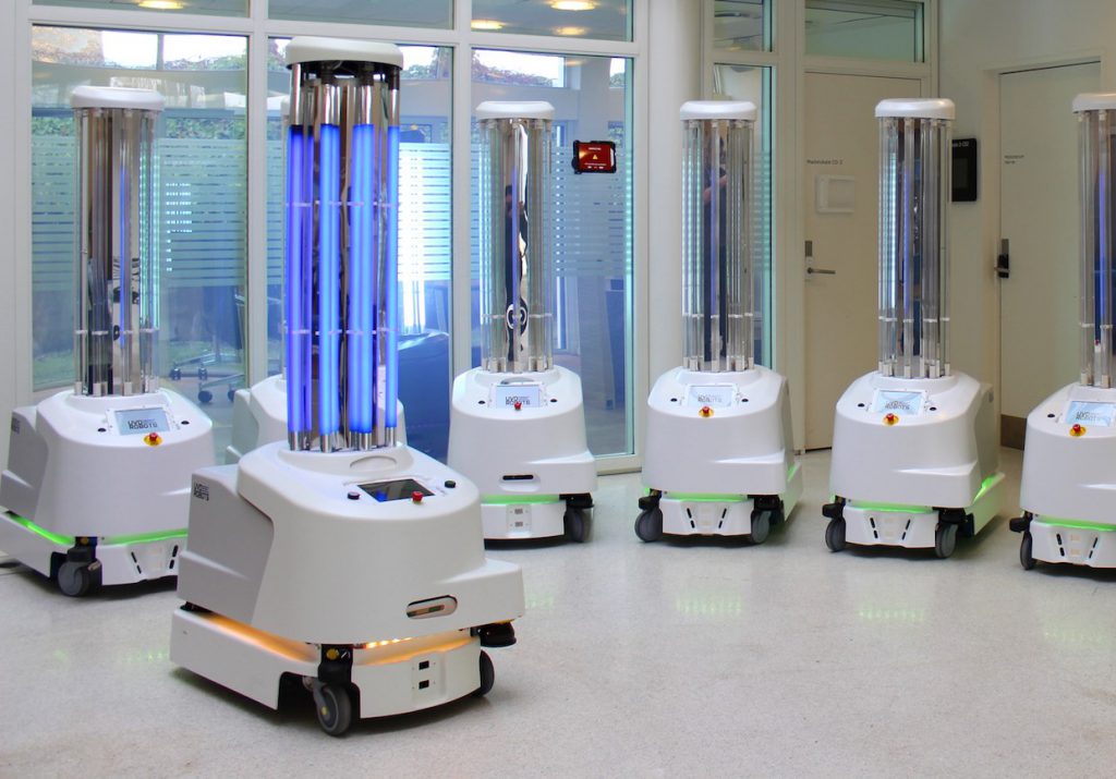 این ربات‌ها بیمارستان‌ها را از ویروس کرونا پاک می کند