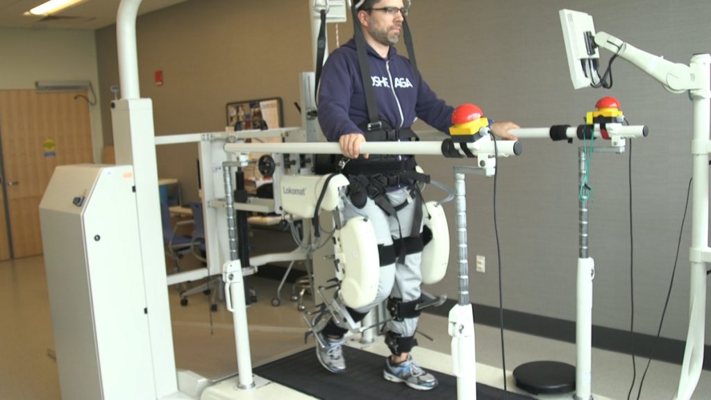 مطالعاتی جدید برای یافتن رابطه میان ذهن انسان و کنترل راه رفتن با استفاده از ربات­ ها