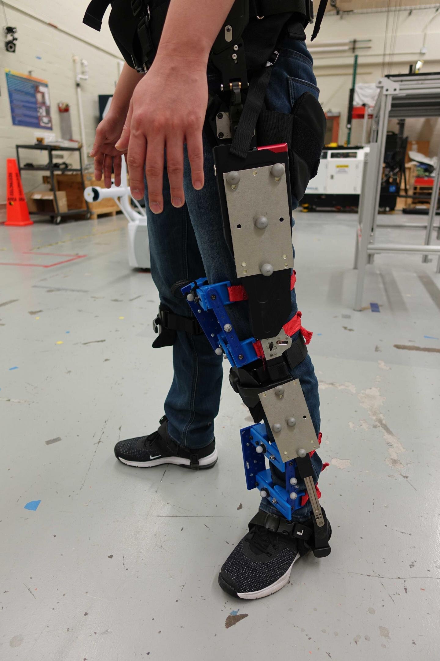 ایجاد روشی جدید برای بررسی تناسب اسکلت های بیرونی رباتیک با بدن انسان