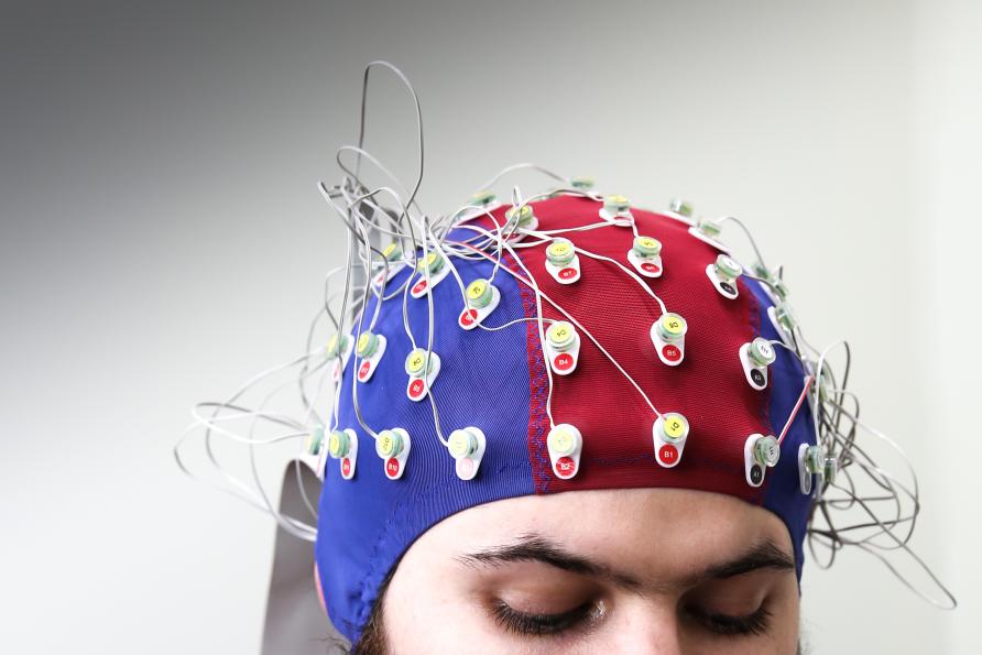 این ایمپلنت کوچک مغزی، فکر شما را میخواند و دستورات ذهنی را به عمل تبدیل میکند