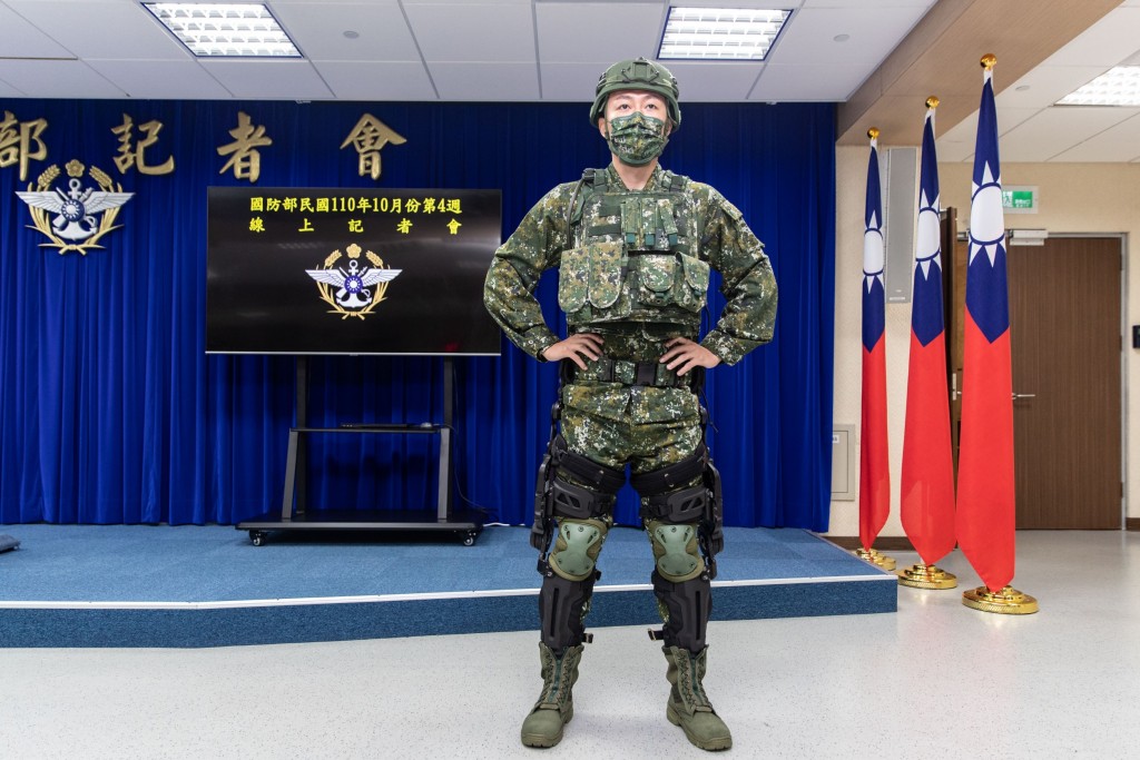 تایوان از اسکلت بیرونی مرد آهنین ارتش رونمایی کرد
