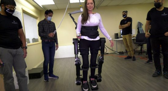 توسعه فناوری پیشرفته برای دوباره ایستادن و راه رفتن: Human in Motion