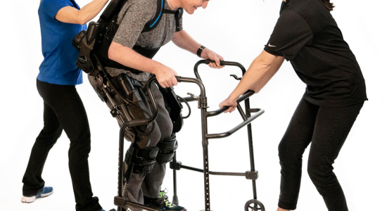 تأیید اسکلت بیرونی Ekso Bionics برای استفاده بیماران ام اس