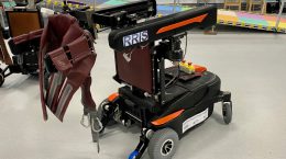 ربات کمکی MRBA برای تشخیص و جلوگیری از سقوط