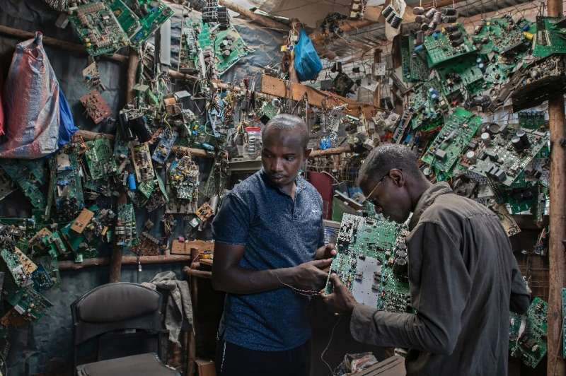 kenian innovators prothetics hand