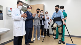 ربات پوشیدنی هیوندای برای توانبخشی بیماران