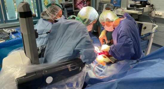 اسکلت بیرونی موجب تسکین جراحان و محافظت از بیماران در اتاق عمل