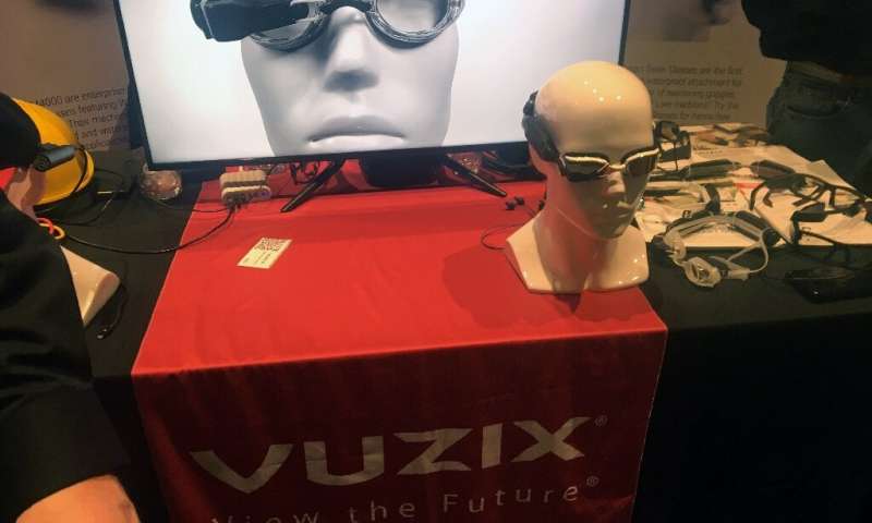 عینکهای Vuzix برای تفریح شناگران و نمایش اطلاعات در هنگام شنا