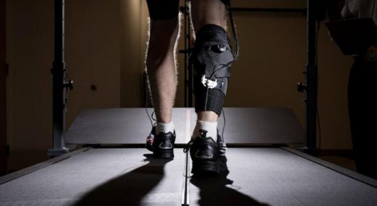 درمان افتادگی پا و بهبود راه رفتن بازماندگان سکته مغزی با اسکلت بیرونی