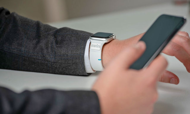 فناوری Accessibility Mudra Band و هدایت پوشیدنی بدون لمس