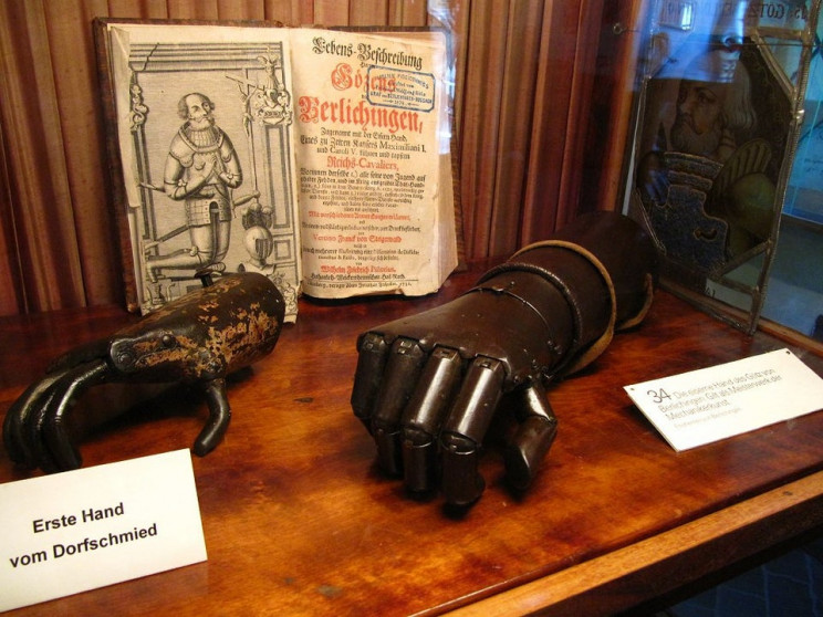 بازوی Gotz von Berlichingen