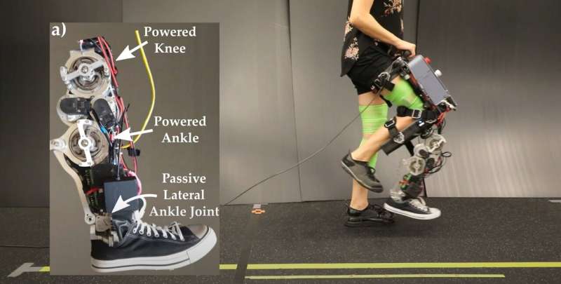 طبیعی تر شدن راه رفتن با دستگاه های کمکی رباتیک