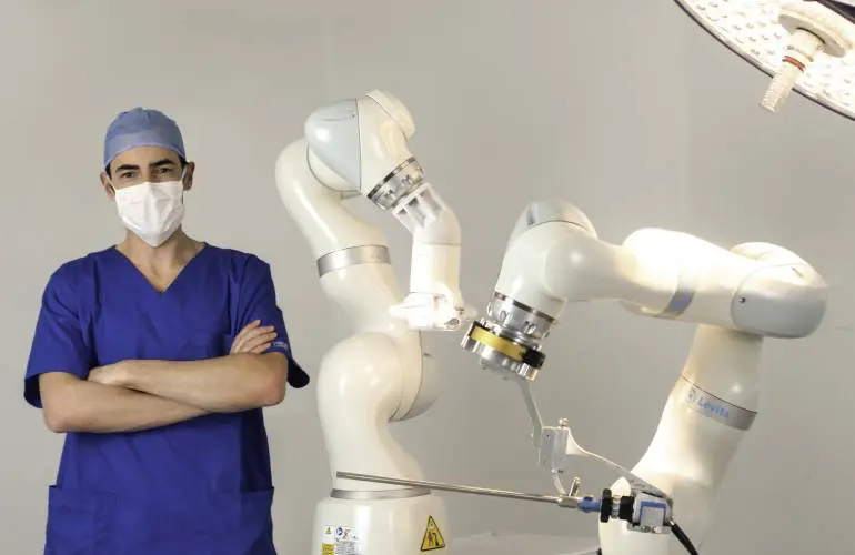 ربات جراحی Levita Magnetics